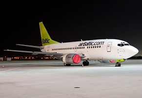 Air Baltic_B737_1