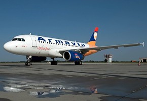 Armavia A319_1