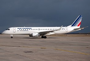 Regional_ERJ-190_1