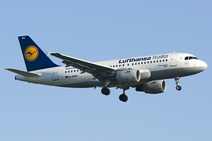 Lufthansa Italia A319 D-AKNJ_1