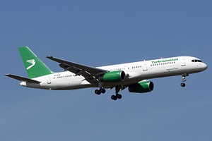 Turkmenistan B757-200 EZ-A010_1