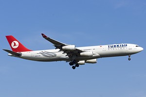 Turkish Airline A340-300 TC-JDK_1