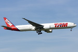 TAM B777-300 PT-MUD_1