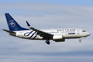 Tarom B737-700 YR-BGF_1