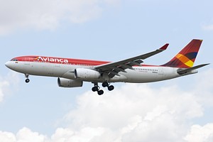 Avianca A330-200 N969AV_1
