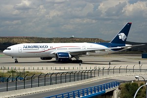 AeroMexico B777-200 N776AM_1