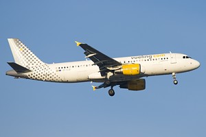 Vueling A320 EC-KJD_1