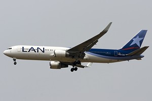 LAN Ecuador B767-200 HC-CJX_1