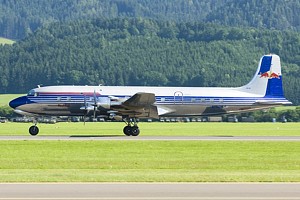 Flying Bulls DC-6 N996DM_1
