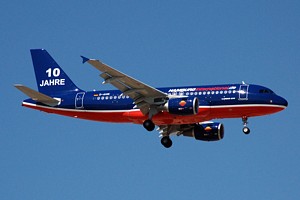 A319 Hamburg International D-AHIK_1