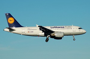 A319 Lufthansa Italia D-AKNH_1