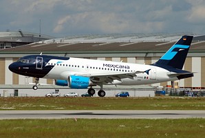 A319 Mexicana D-AVWS_1