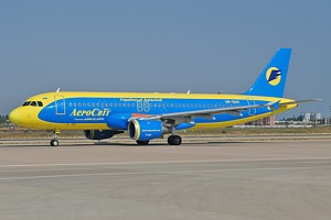 A320 Aerosvit Airlines UR-DAH_1