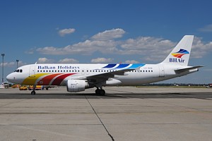 A320 Balkan Holidays Air LZ-BHB_1