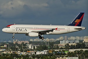A320 TACA N493TA_1