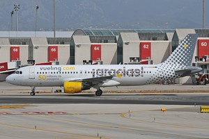 A320 Vueling Airlines EC-JZQ_1