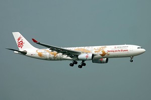 A330-300 Dragonair B-HYF_1