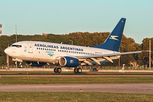 Aerolineas Argentinas Boeing 737-700 LV-BYY
