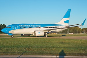 Aerolineas Argentinas Boeing 737-700 LV-CYJ