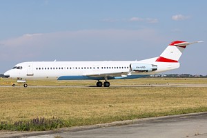 Alliance Air Fokker 100 VH-UQD