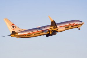 American Airlines Boeing 737-800 N905NN