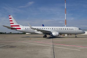 American Airlines Embraer ERJ-190 n950uw