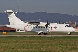 ATR42 Lets Fly EC-IDG_1