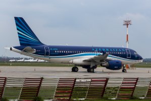 Azerbaijan Airlines Airbus A319 4K-AZ04