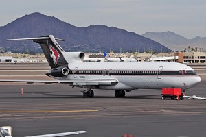B727-200 Phoenix Coyotes N698SS_1