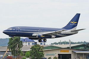 B737-200 Weststar Aviation N413JG_1