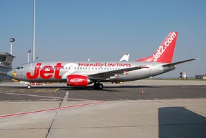 B737-300 Jet 2 G-CELG_1