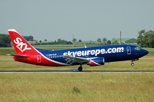 B737-300 SkyEurope OM-CLB_1