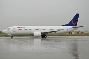 B737-400 Arkefly OM-AEX_1