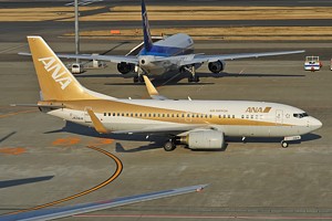 B737-700 ANA JA01AN_1