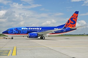 B737-700 Sun Country Airlines D-ABBV_1