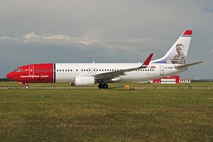 B737-800 Norwegian Air Shuttle LN-NGB_1