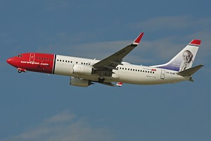 B737-800 Norwegian Air Shuttle LN-DYW_1