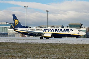 B737-800 Ryanair EI-DWT_1