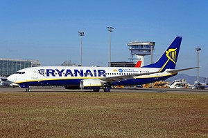 B737-800 Ryanair EI-DLX_1