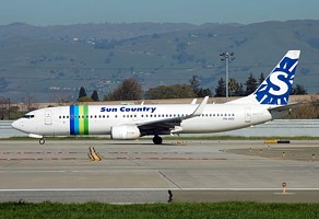 B737-800 Sun Country Airlines PH-HZG_1