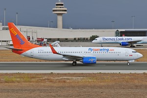 B737-800 Sunwing Airlines C-FYLC_1