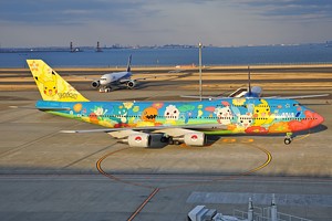 B747-400 ANA JA8956_1