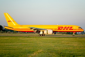 Boeing 757 DHL _1