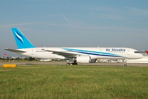 B757-200 Air Slovakia RP-C2715_1