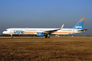 B757-300 Arkia 4X-BAU_1