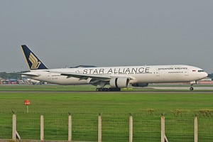 B777-300 Singapore Airlines 9V-SYE_1