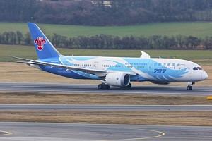 China Southern Airlines Boeing 787-8 B-2726