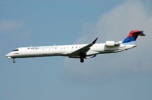 CRJ900 Delta Connection N816SK_1
