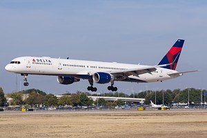 Delta Air Lines Boeing 757-300 N589NW