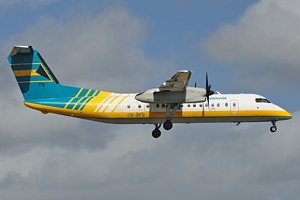 DHC8-300 Bahamasair C6-BFG_1